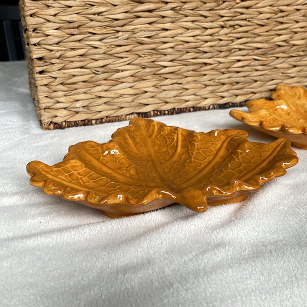 10” Maple Ceramic Leaf Serving Plate Dessert Plate Set of 2 Orange Brown Color - Picture 4 of 11